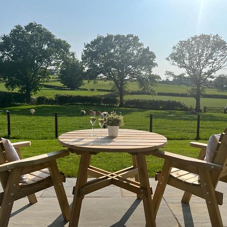 Yr Onnen Villa Ruthin Exteriör bild